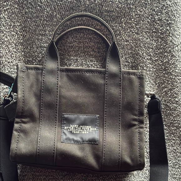 Marc Jacobs Black Messenger Bag - Picture 4 of 12